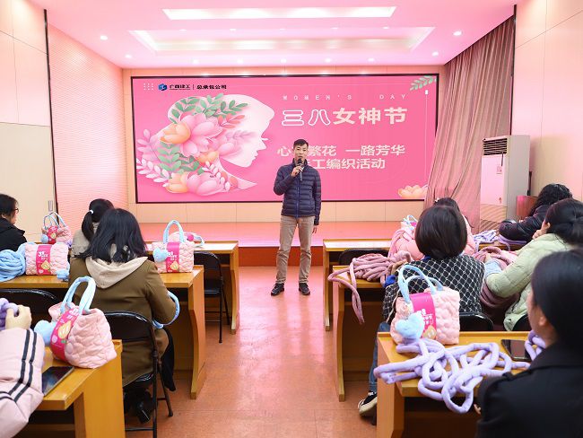 杨阳讲话（修图）.jpg